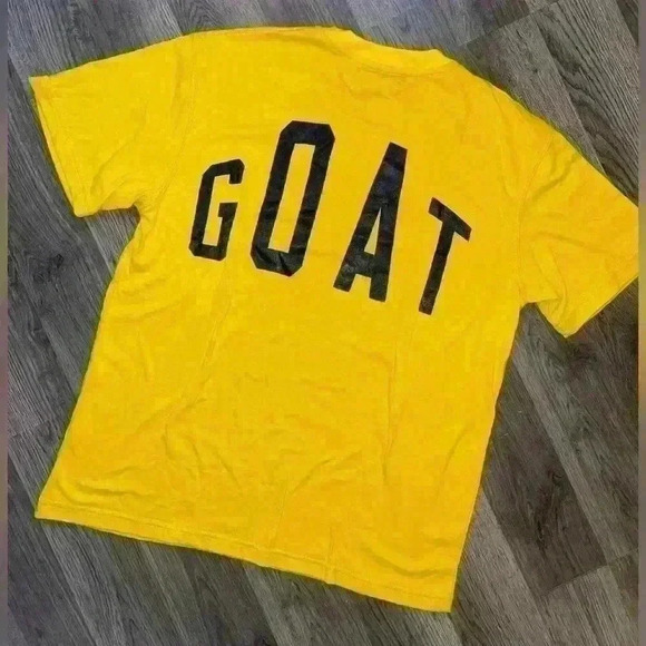 Sneak Gallery Shirt ‼️NWT - Picture 2 of 4